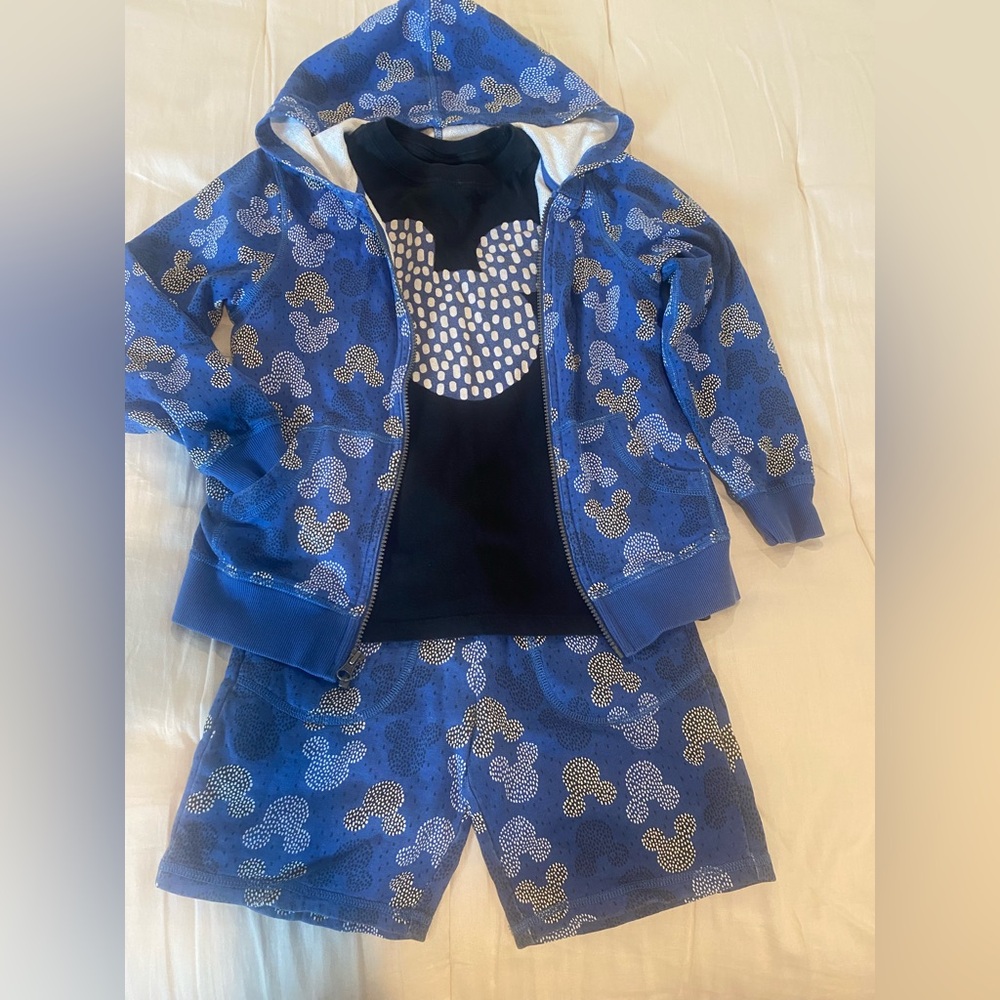 Hanna Andersson x Disney Complete Set: Mickey Icon Hoodie, Shirt and Shorts Sz 8